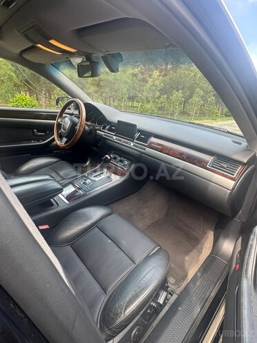 Audi A8-11