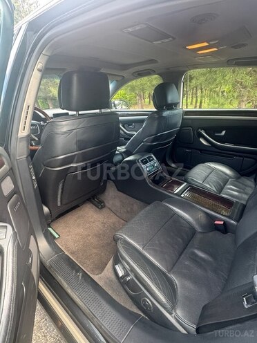 Audi A8-13
