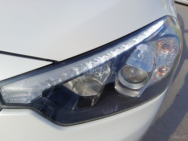 Kia Cerato-5