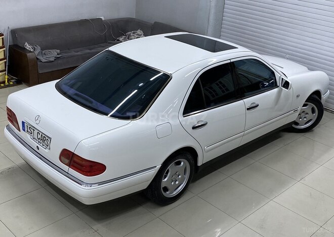 Mercedes E 240-14