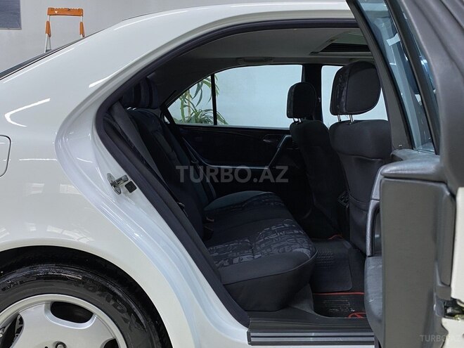 Mercedes E 240-18