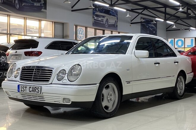 Mercedes E 240-3
