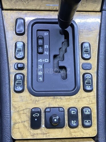 Mercedes E 240-19