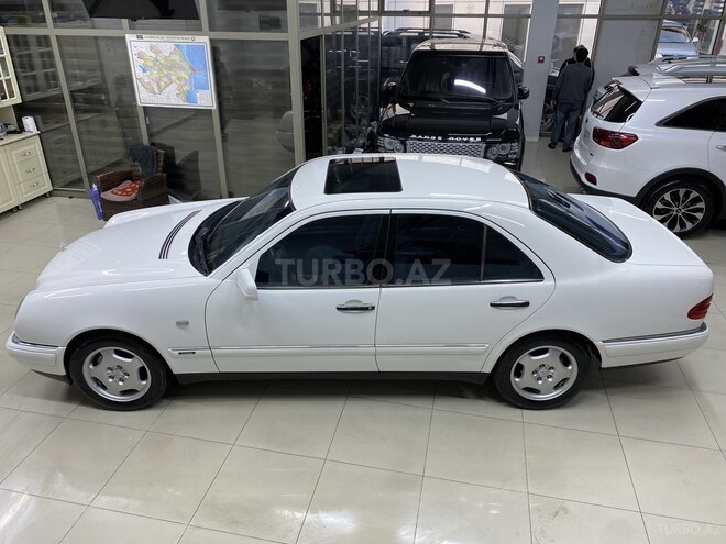 Mercedes E 240-8