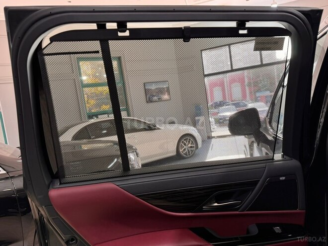 Lexus LX 500d-17