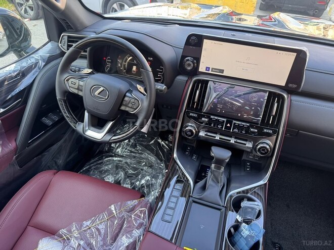 Lexus LX 500d-13