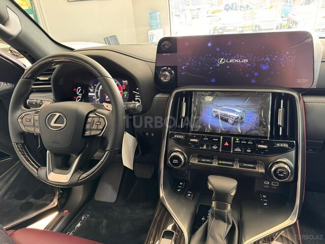 Lexus LX 500d-23