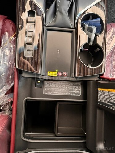 Lexus LX 500d-21