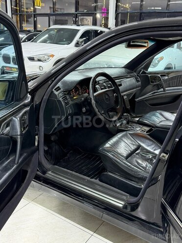 Mercedes E 320 1997, 295,000 km - 3.2 l - Sumqayıt
