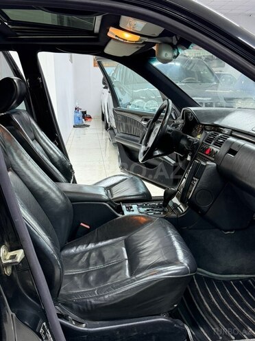 Mercedes E 320 1997, 295,000 km - 3.2 l - Sumqayıt