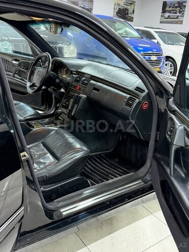 Mercedes E 320 1997, 295,000 km - 3.2 l - Sumqayıt