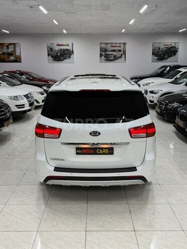 Kia Carnival-7