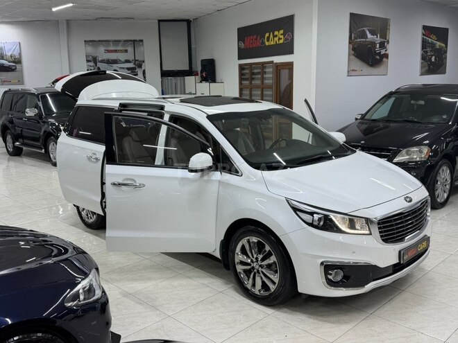 Kia Carnival-13