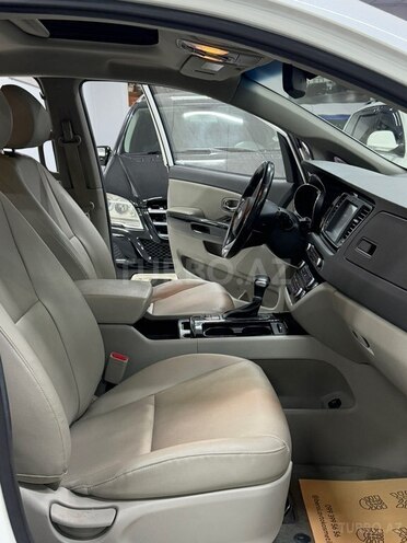 Kia Carnival-25