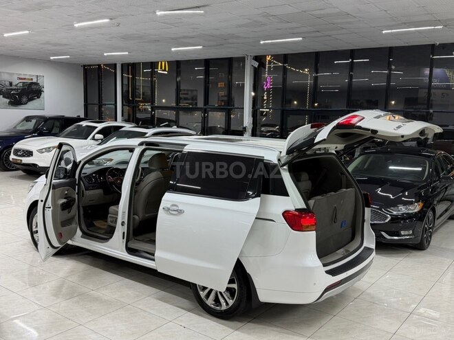 Kia Carnival-20