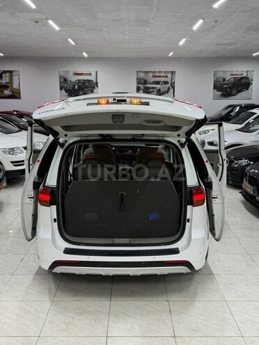 Kia Carnival-18