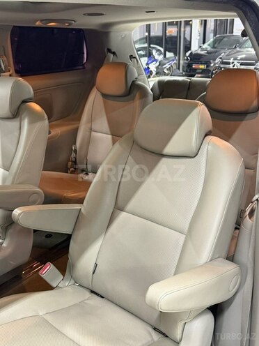 Kia Carnival-27