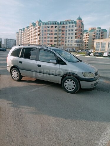 Opel Zafira-2