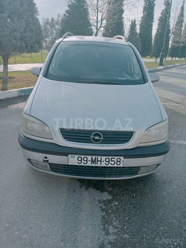 Opel Zafira-1