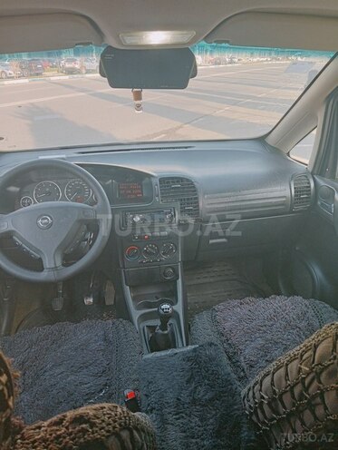 Opel Zafira-5