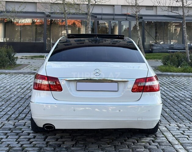 Mercedes E 250-7