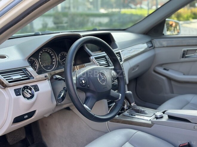 Mercedes E 250-12