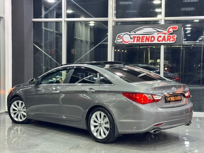 Hyundai Sonata-4