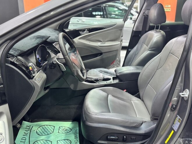 Hyundai Sonata-15