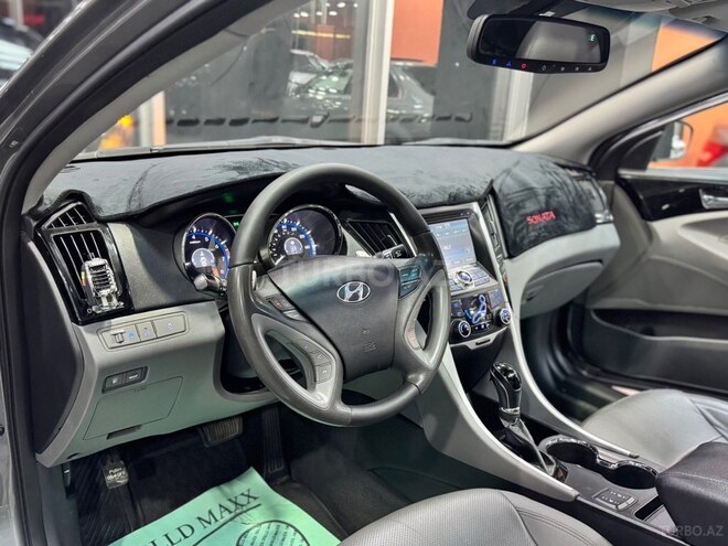 Hyundai Sonata-14