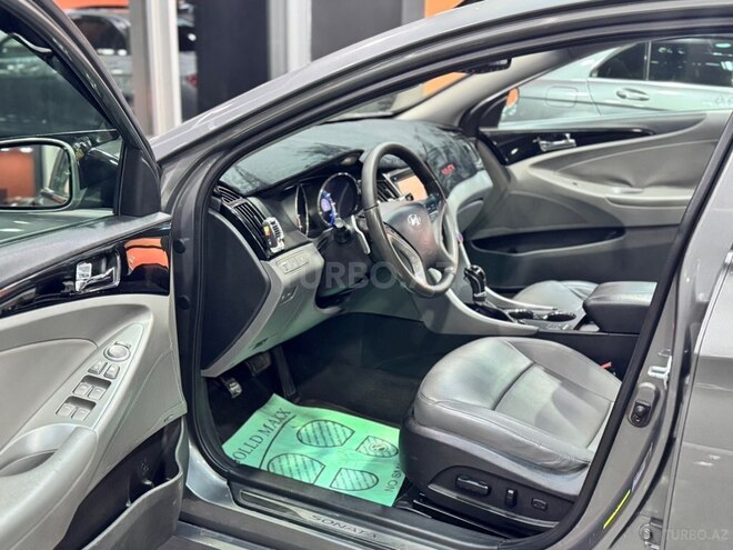 Hyundai Sonata-13