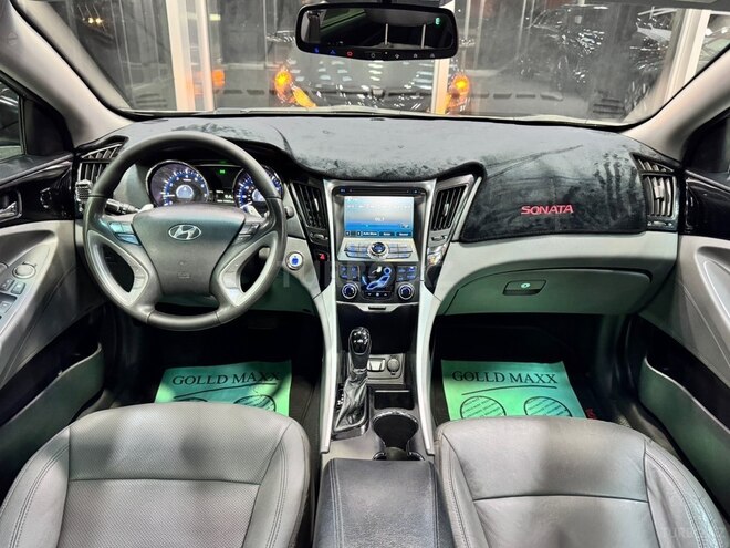 Hyundai Sonata-20