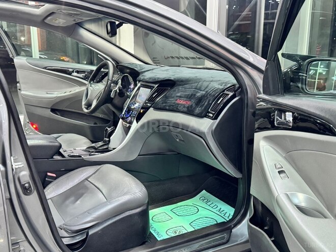 Hyundai Sonata-17