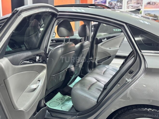 Hyundai Sonata-24