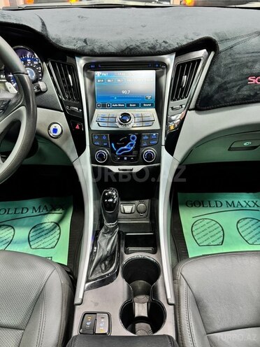 Hyundai Sonata-22