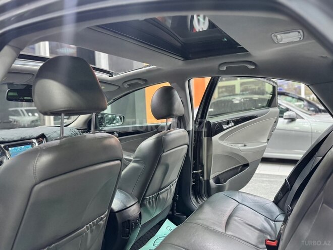 Hyundai Sonata-26