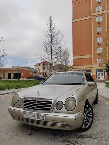 Mercedes E 200-4