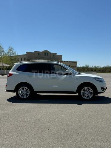 Hyundai Santa Fe-5