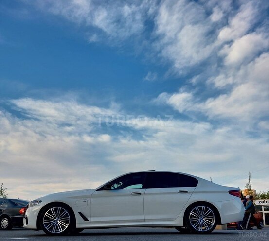 BMW 530e-20