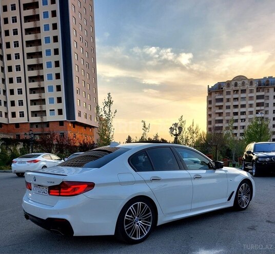 BMW 530e-10