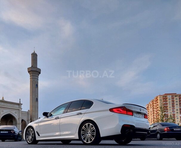 BMW 530e-8