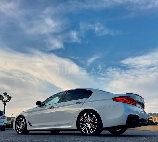BMW 530e-15