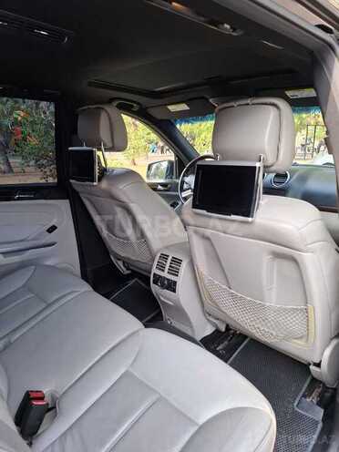 Mercedes GL 550 4MATIC-12