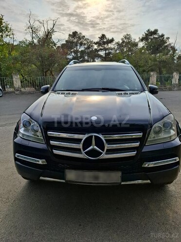 Mercedes GL 550 4MATIC-3