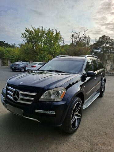Mercedes GL 550 4MATIC-1