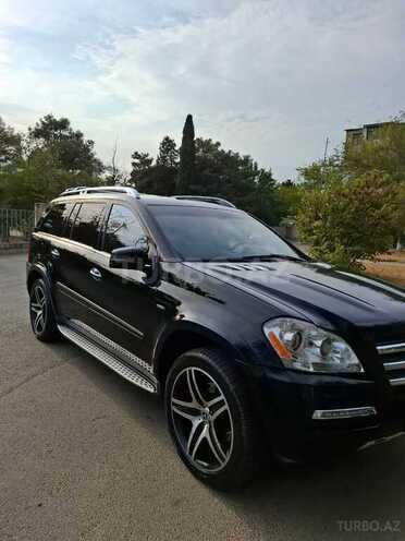 Mercedes GL 550 4MATIC-2