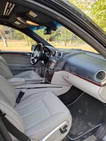Mercedes GL 550 4MATIC-10