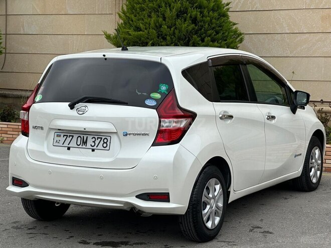 Nissan Note-8