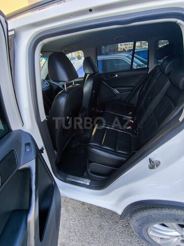 Volkswagen Tiguan-5
