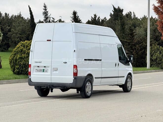 Ford Transit-13