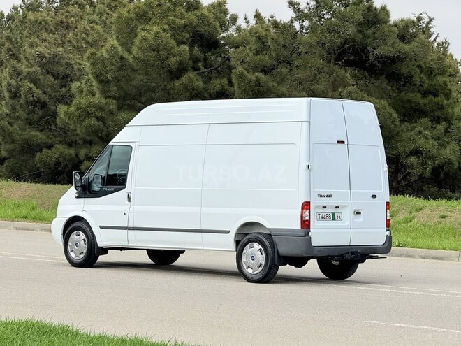 Ford Transit-15